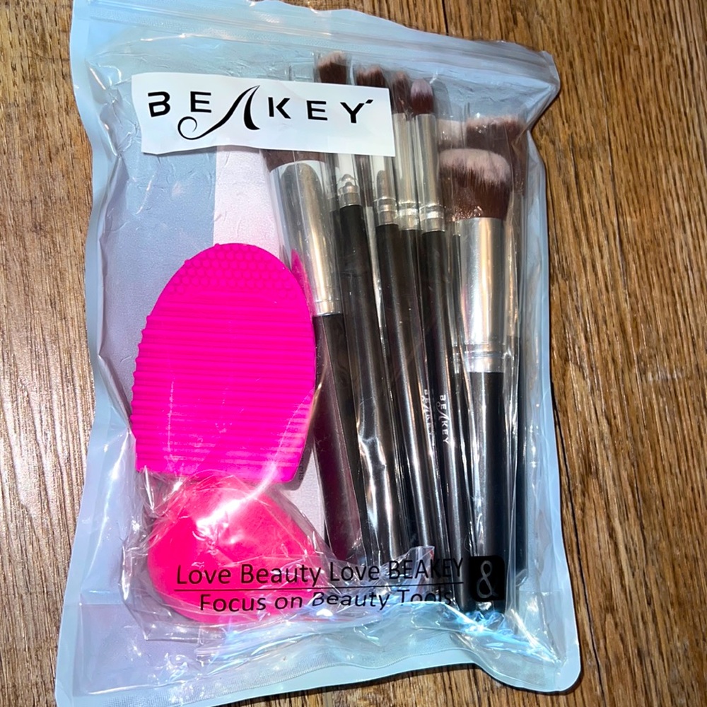 Makeup Brushes, cleaner, and sponge